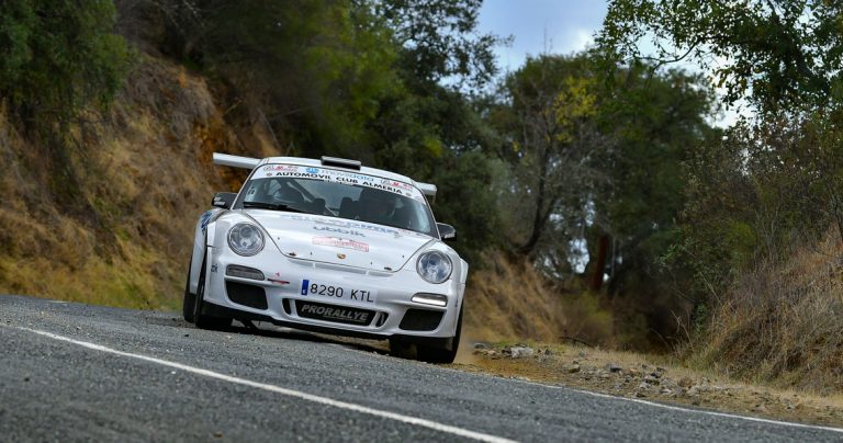 José Antonio Aznar, del Automóvil Club Almería, consigue la victoria en el Rally Sliks de Sevilla