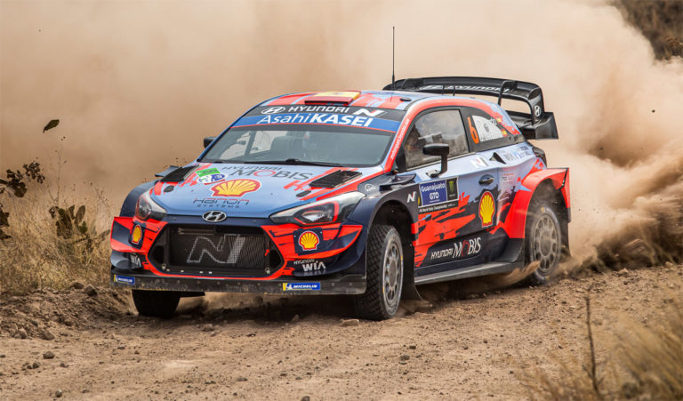 Un inoportuno problema mecánico obliga a retirarse a Dani Sordo en el Rally de México