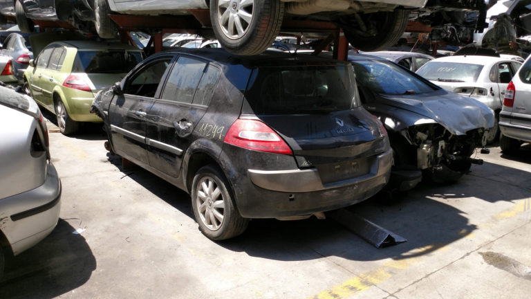 Renault Megane color negro en Autodesguace CAT La Mina