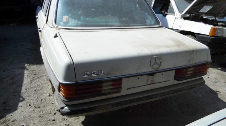 Piezas de desguace del Mercedes W123