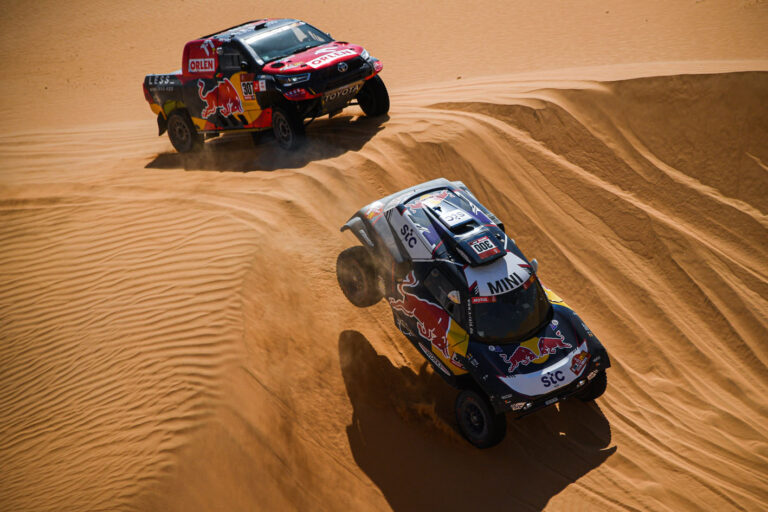 Continúan  los problemas de navegación para Carlos Sainz en la cuarta etapa del Dakar