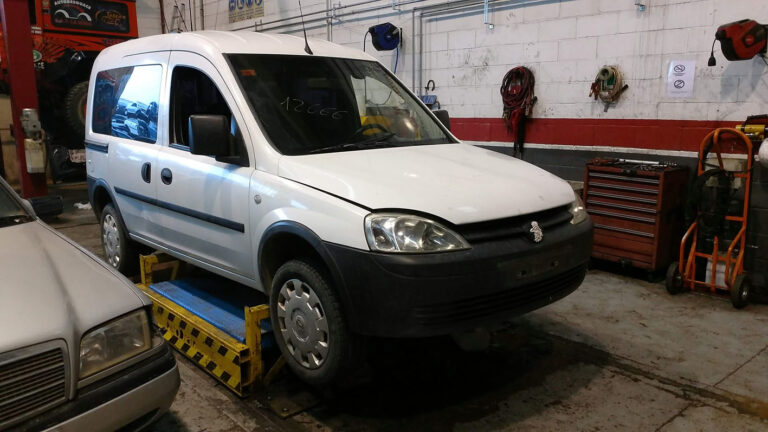 Opel Combo CDTi en Autodesguace CAT La Mina