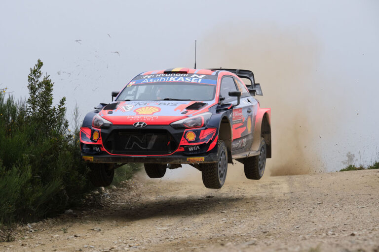 Evans y Martin, con Toyota Yaris WRC, consiguen la victoria en el Rally de Portugal