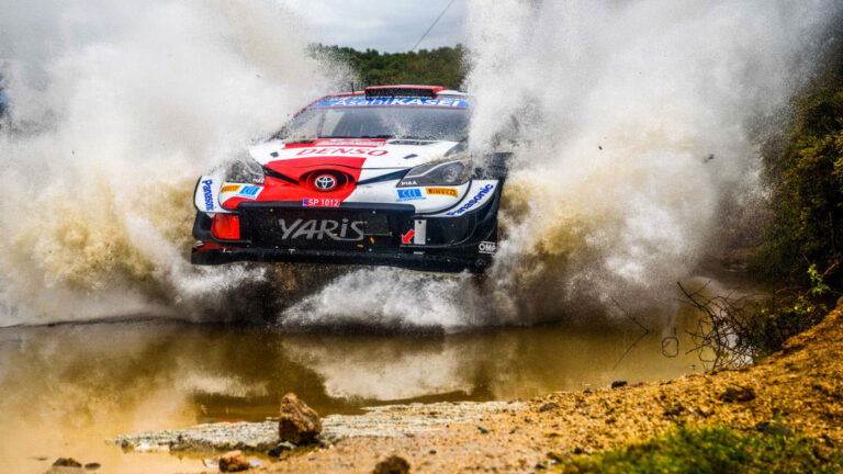 Toyota, con Yaris WRC, consigue las dos primeras posiciones en el Rally de Italia en Cerdeña