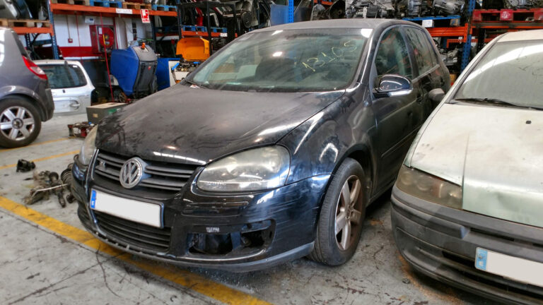 Volkswagen Golf GT en Autodesguace CAT La Mina.