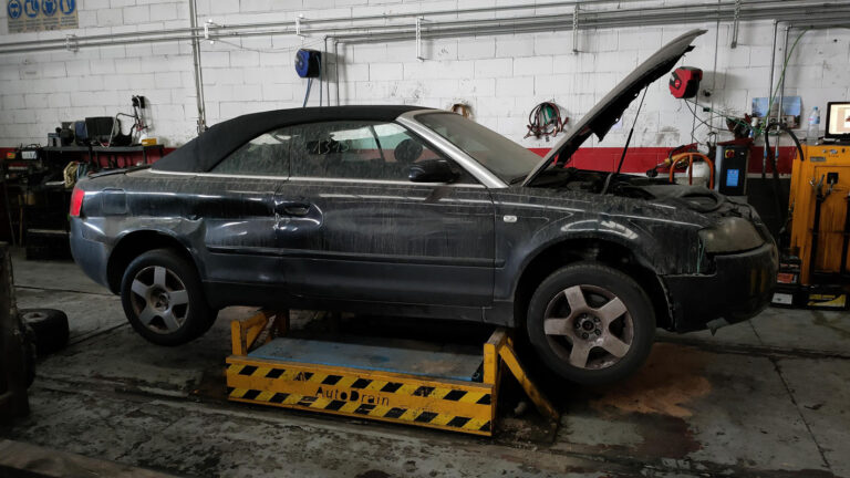 Audi A4 Cabrio en Autodesguace CAT La Mina.