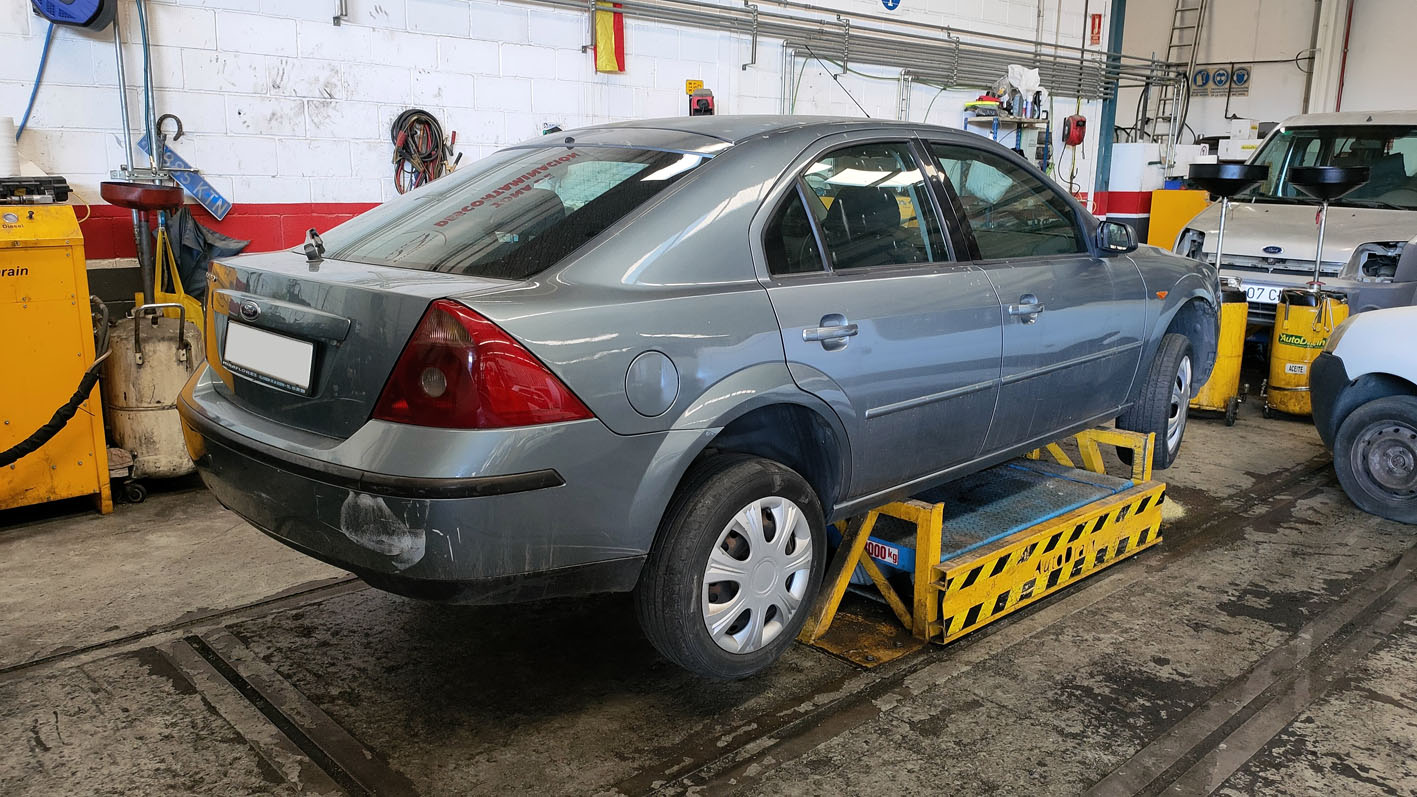 Ford Mondeo en Autodesguace CAT La Mina.