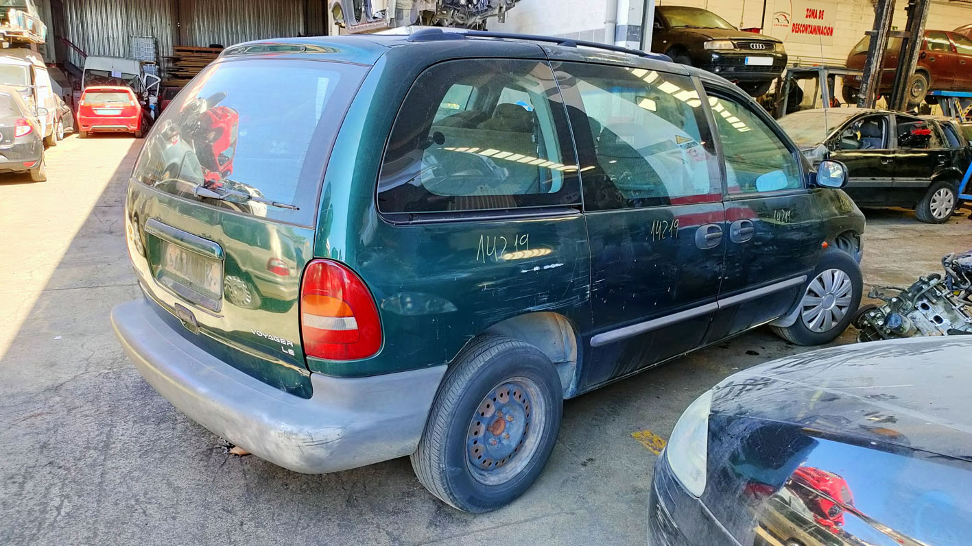 Chrysler Voyager en Autodesguace CAT La Mina.