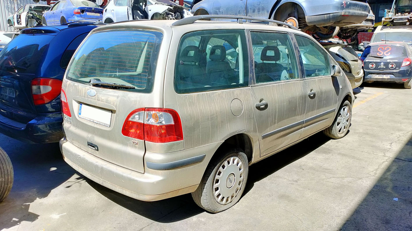 Ford Galaxy TDi en Autodesguace CAT La Mina.