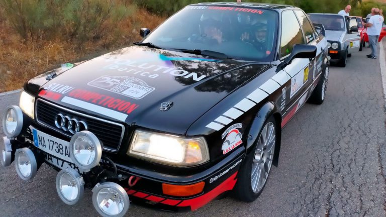 Salvador Rubén Serrano con Audi 80 Quattro en el Sierra de Cádiz.