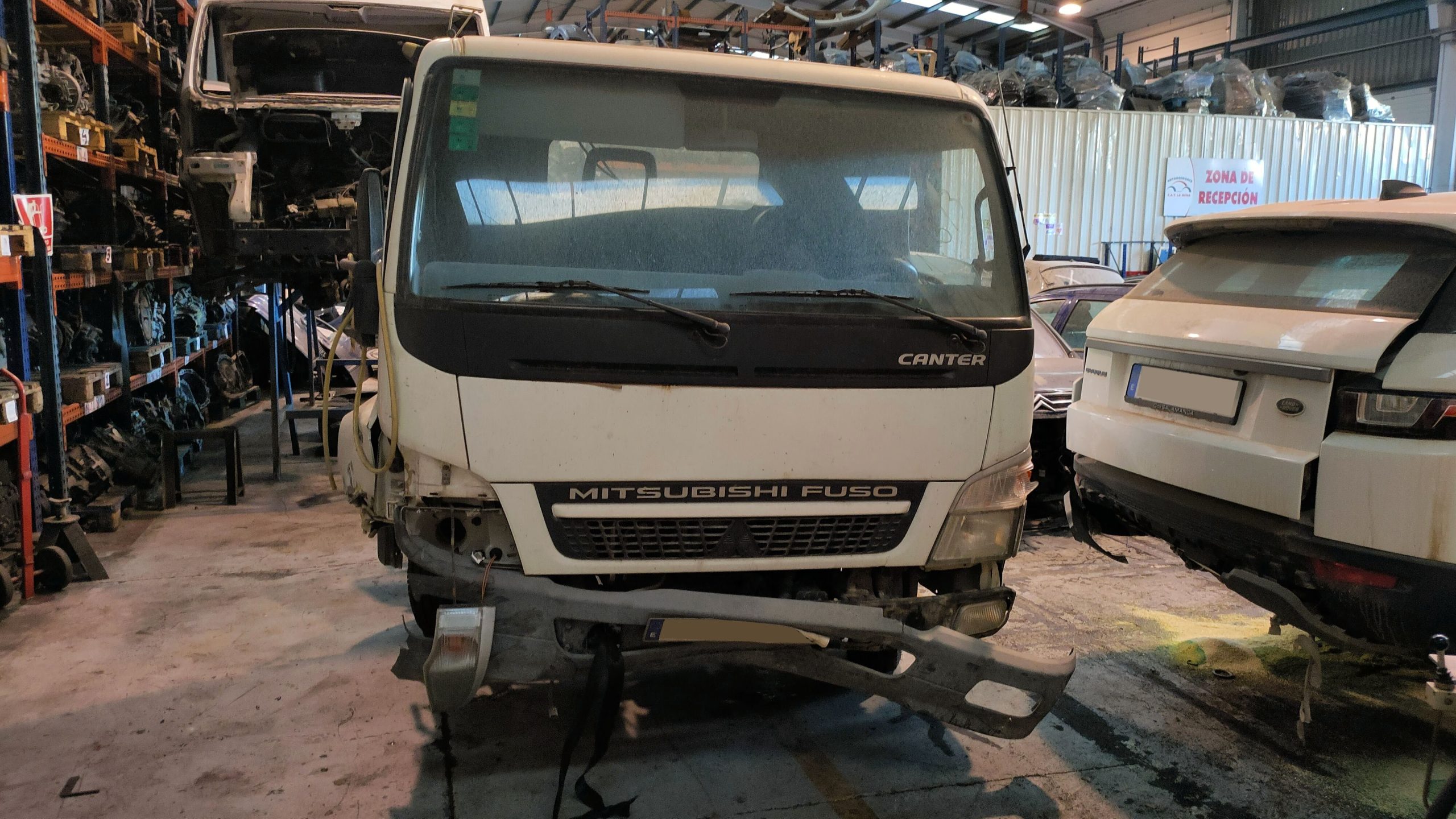 Mitsubishi Fuso Canter en Autodesguace CAT La Mina.