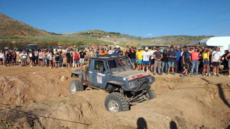 Las zonas de obstáculos pusieron en apuros a más de un equipo en el Extreme 4x4 Martos 2022.