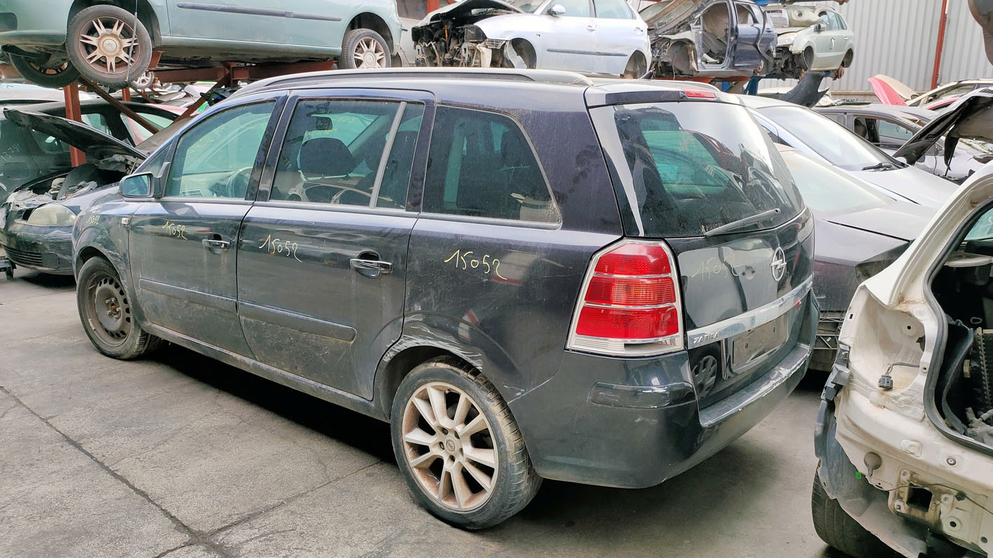 Opel Zafira en Autodesguace CAT La Mina.