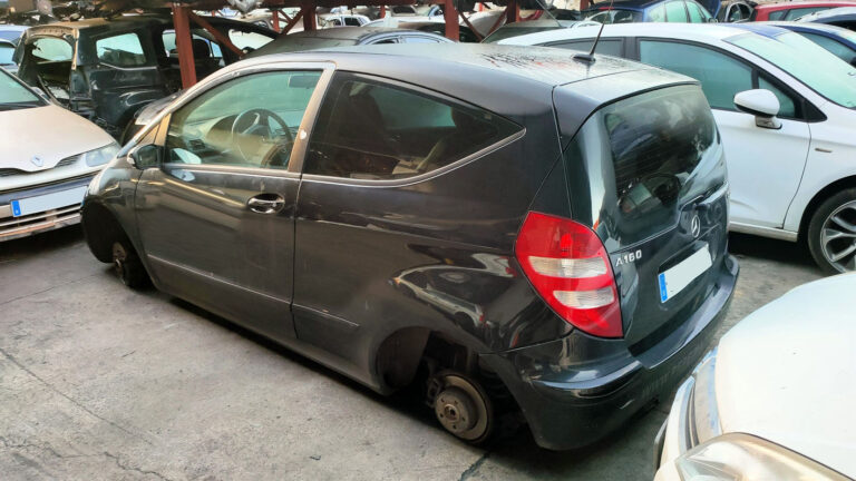 Mercedes Clase A 160 en Autodesguace CAT La Mina.