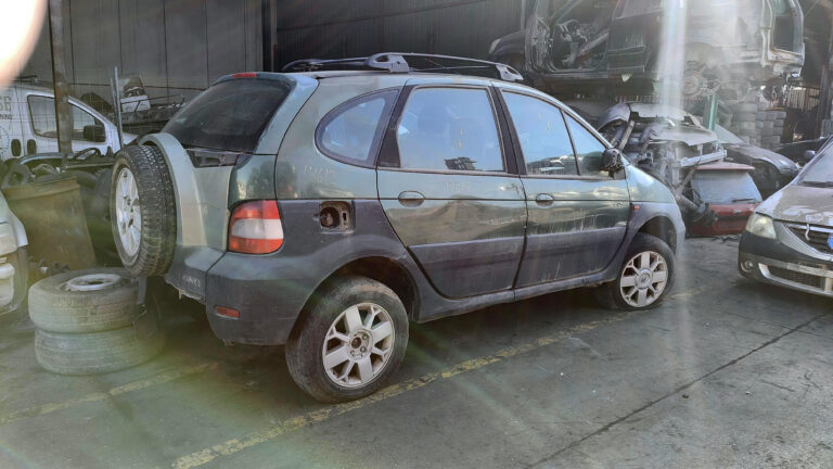 Renault Scenic RX4 4x4 en Autodesguace CAT La Mina.