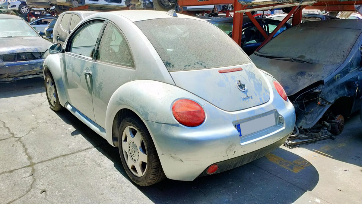 Volkswagen New Beetle en Autodesguace CAT La Mina.