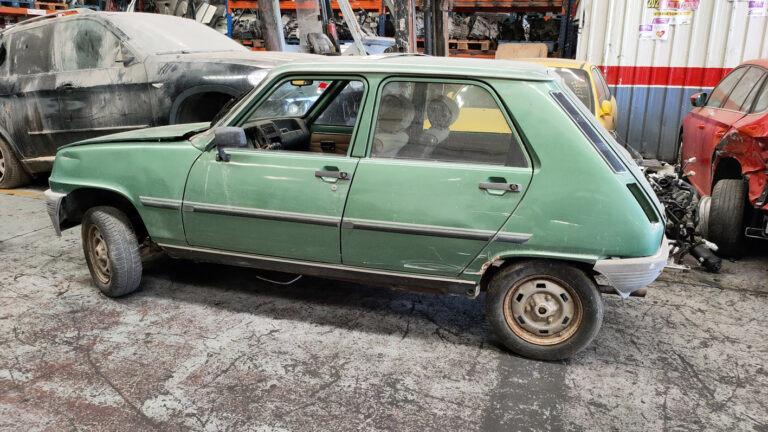 Renault 5 en Autodesguace CAT La Mina.