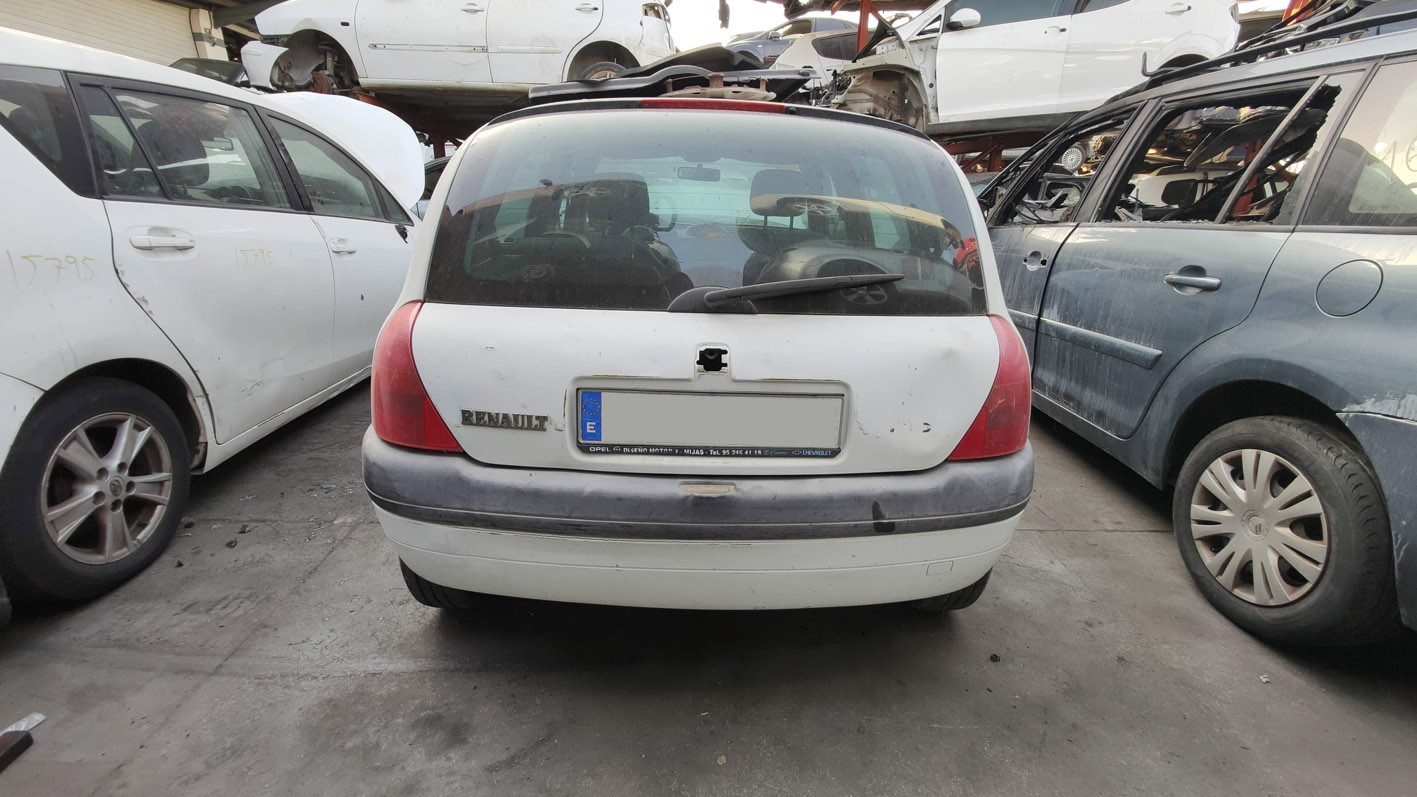 Renault Clio en Autodesguace CAT La Mina.