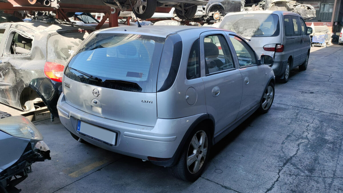 Opel Corsa CDTI en Autodesguace CAT La Mina.