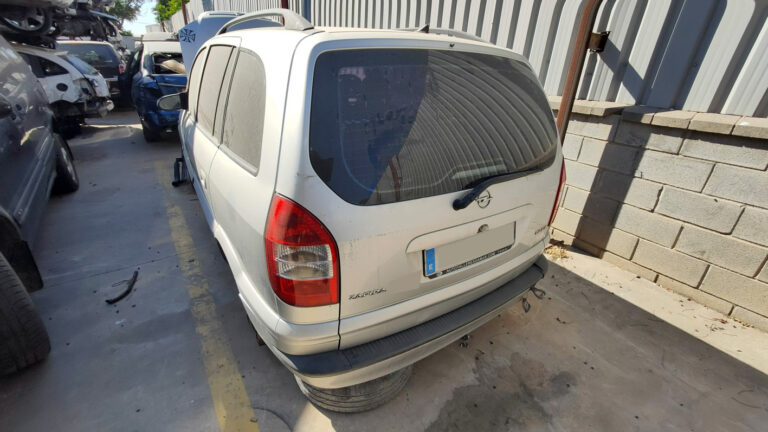 Opel Zafira en Autodesguace CAT La Mina.