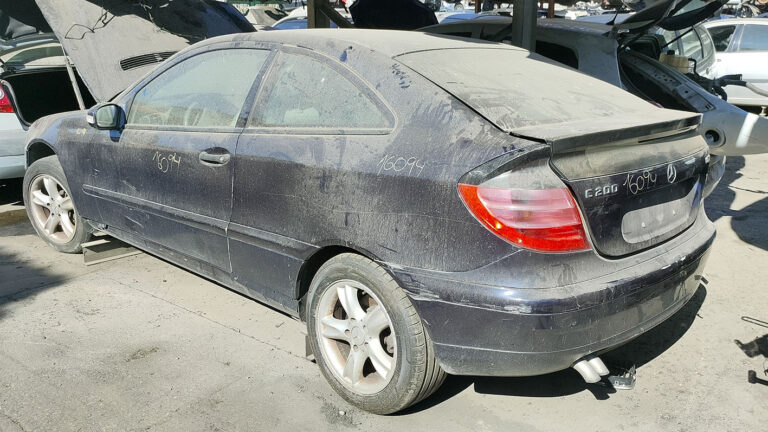 Mercedes C200 en Autodesguace CAT La Mina.