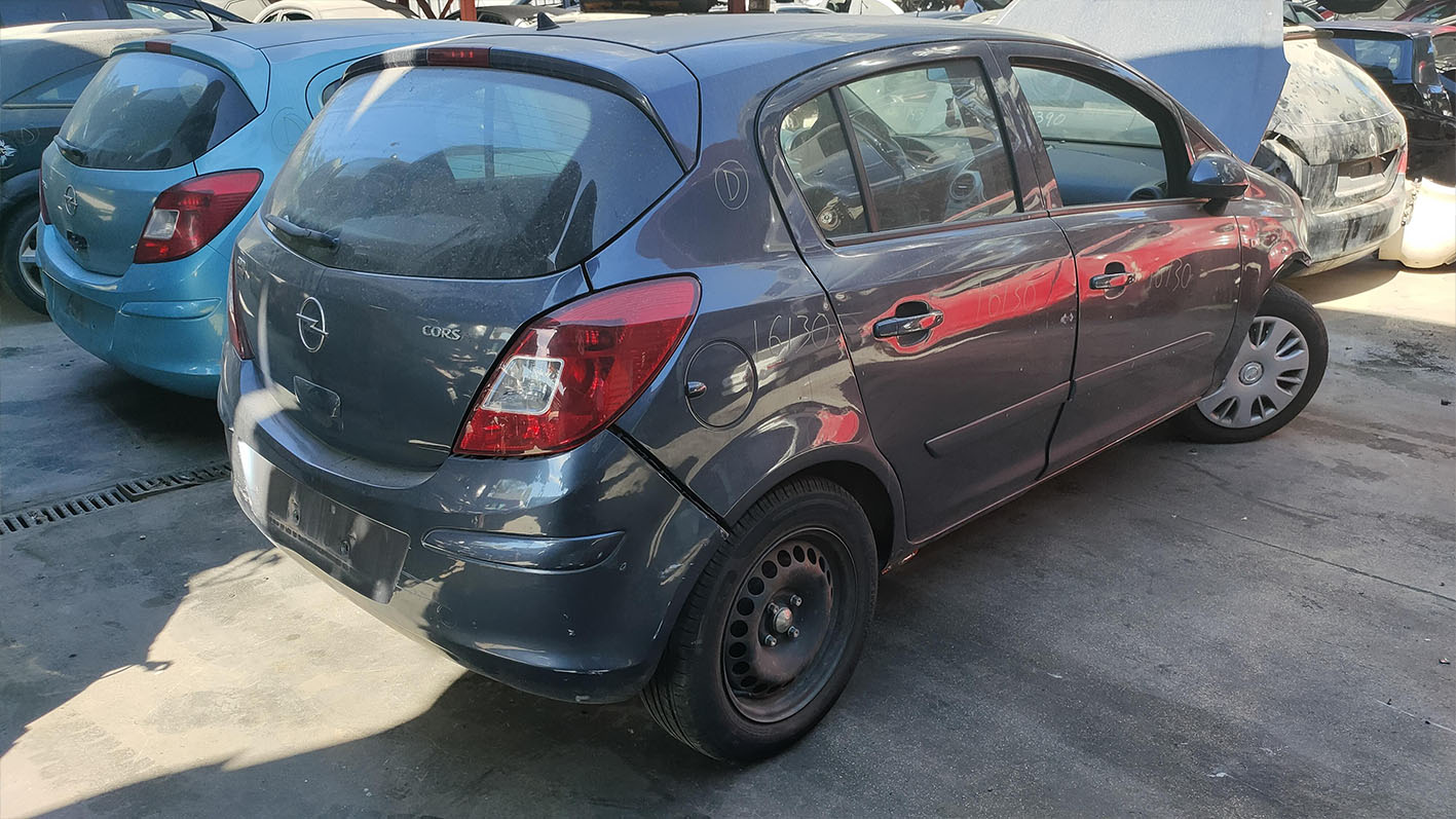 Opel Corsa en Autodesguace CAT La Mina.