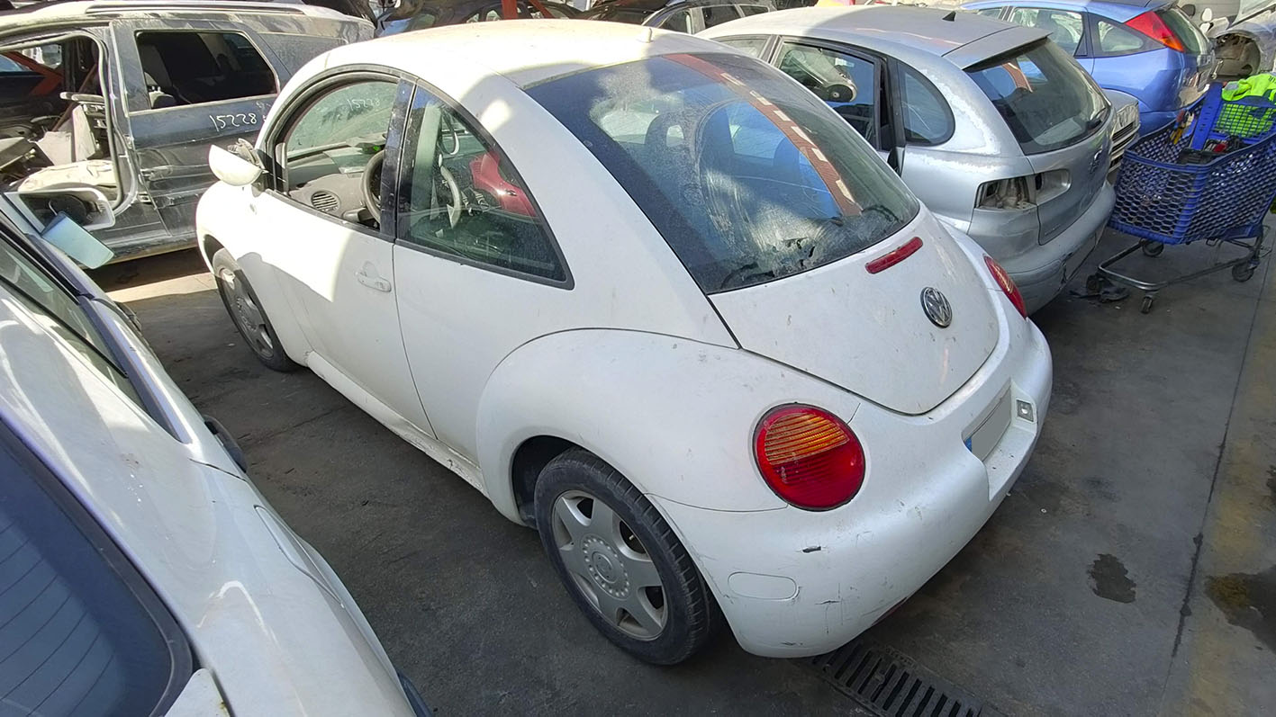 Volkswagen New Beetle en Autodesguace CAT La Mina.