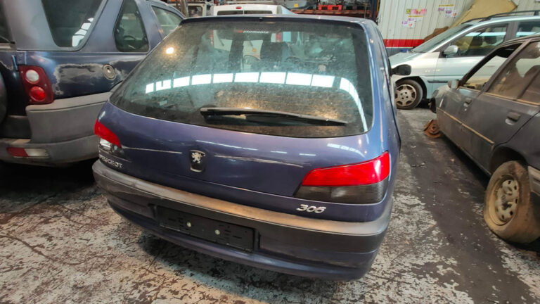 Peugeot 306 en Autodesguace CAT La Mina.