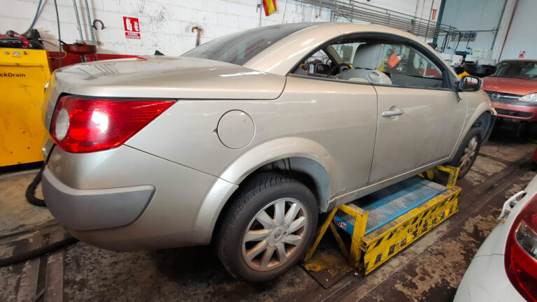 Renault Megane Cabrio en Autodesguace CAT La Mina.