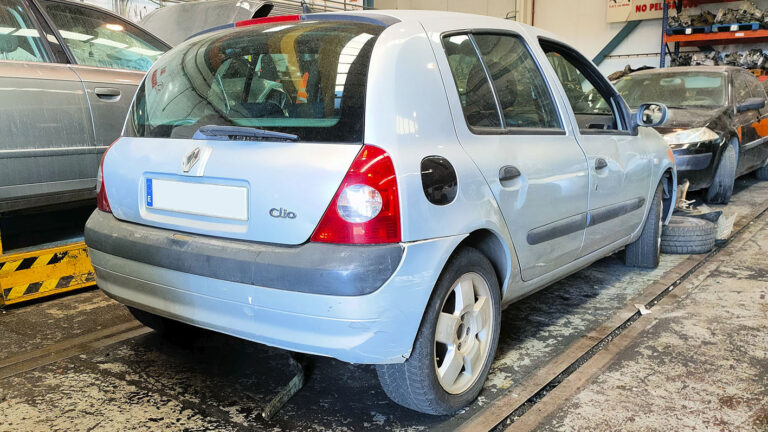 Renault Clio en Autodesguace CAT La Mina.