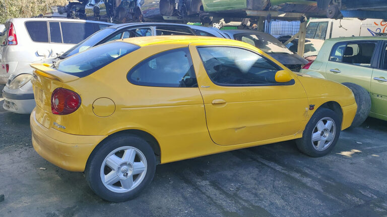 Renault Megane Coupé en Autodesguace CAT La Mina.