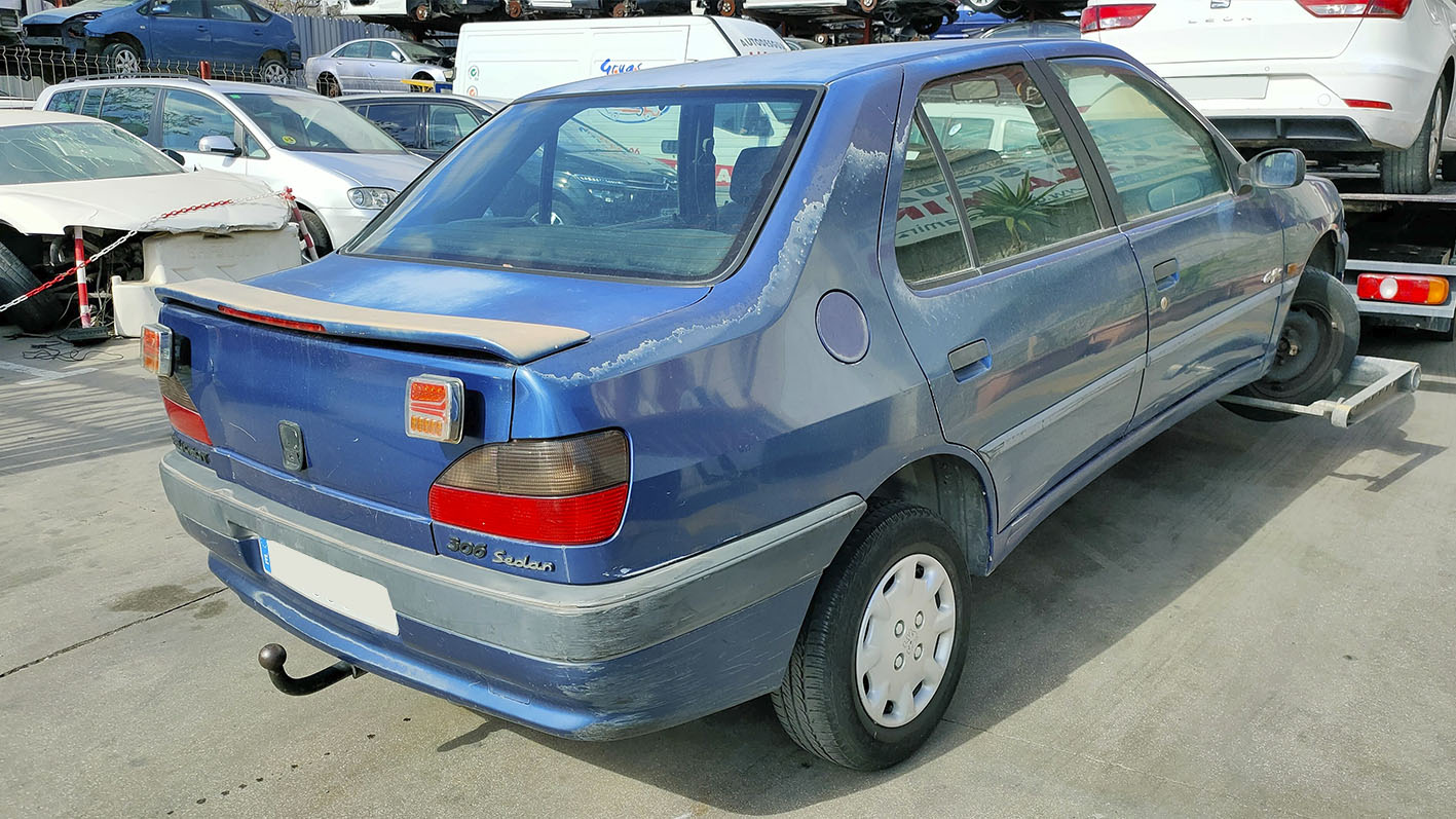 Peugeot 306 en Autodesguace CAT La Mina.