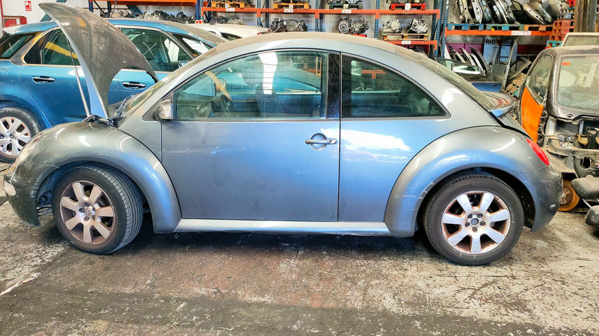 Volkswagen New Beetle en Autodesguace CAT La Mina.