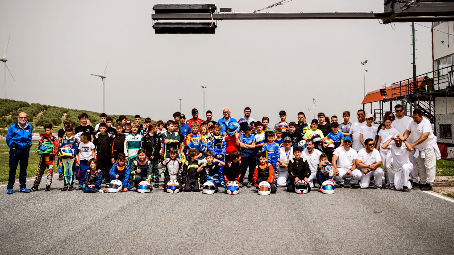 Equipos participantes carrera de karting en el Circuito de Campillos.