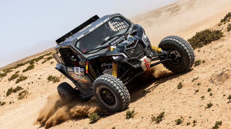 Equipo Patriot Racing Team en el Morocco Desert Challenge.