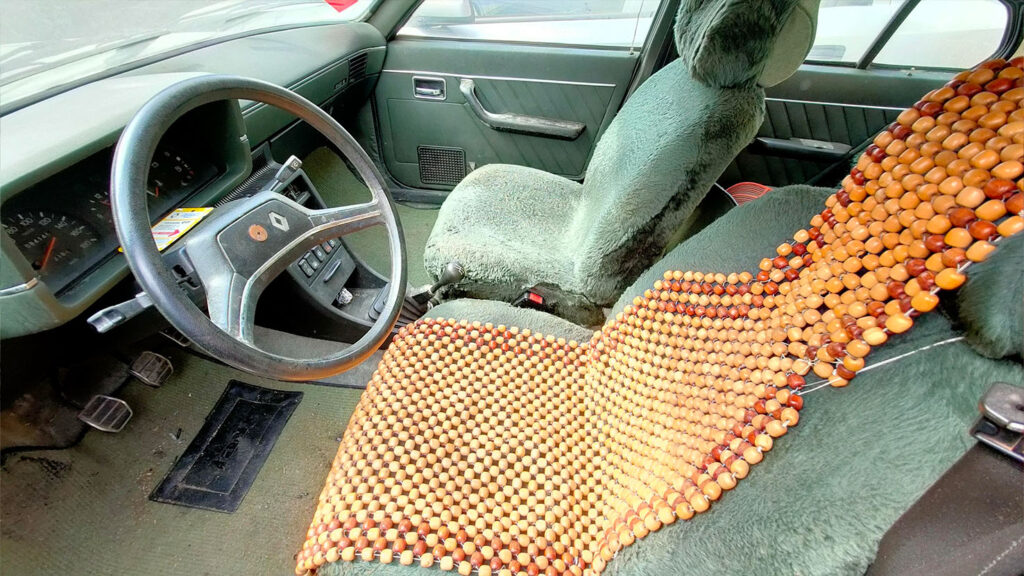 Interior Renault 18 en Autodesguace CAT La Mina.