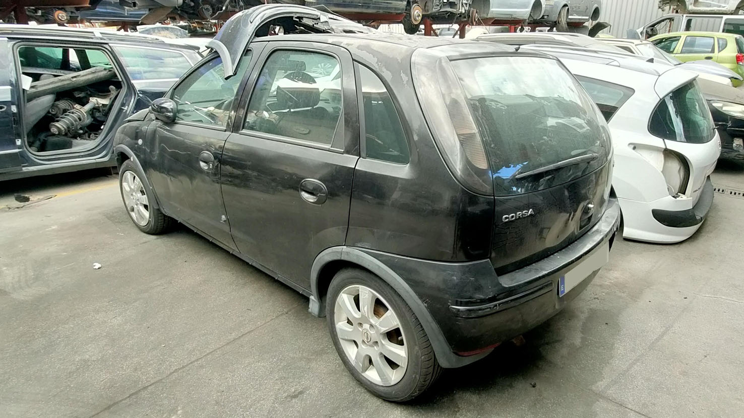 Opel Corsa en Autodesguace CAT La Mina.