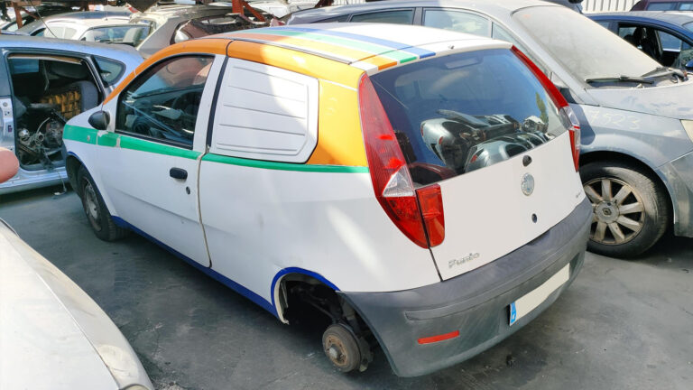 Fiat Punto en Autodesguace CAT La Mina.