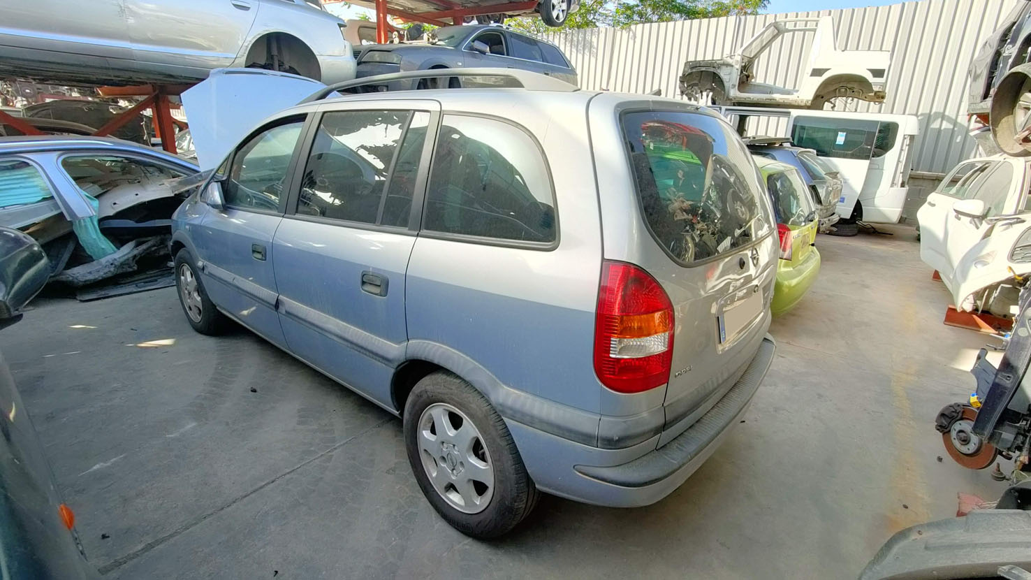 Opel Zafira en Autodesguace CAT La Mina.