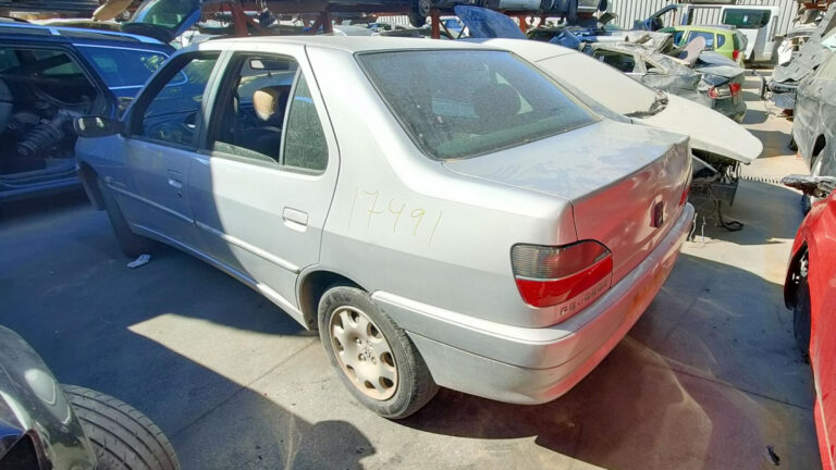 Peugeot 306 en Autodesguace CAT La Mina.