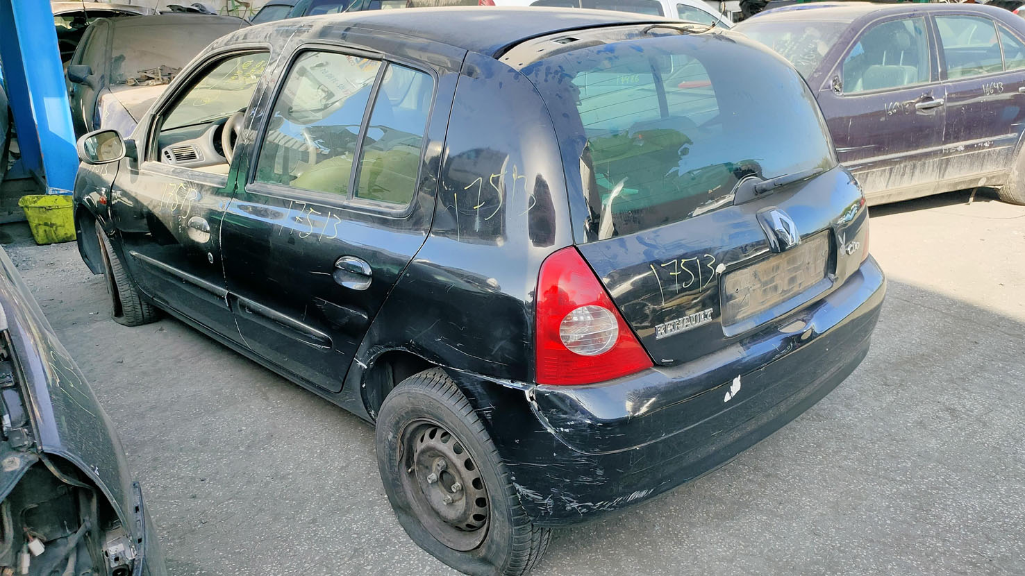 Renault Clio en Autodesguace CAT La Mina.