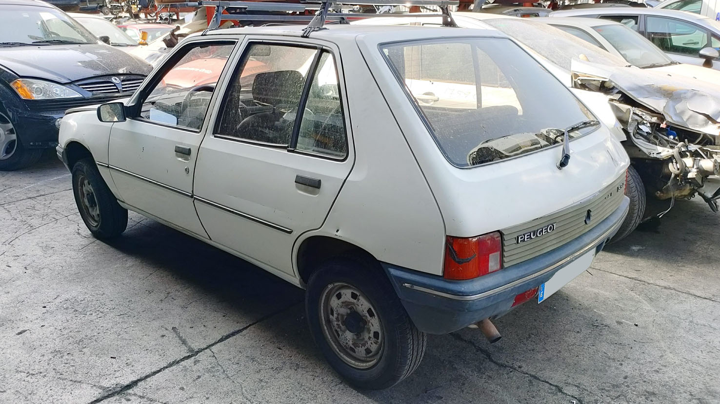 Peugeot 205 en Autodesguace CAT La Mina.