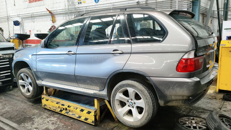 BMW X5 en Autodesguace CAT La Mina.