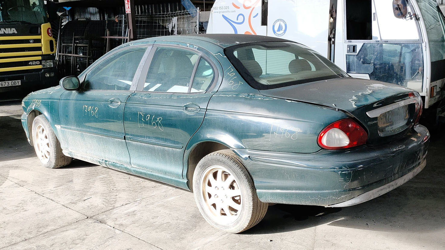 Jaguar X-Type en Autodesguace CAT La Mina.