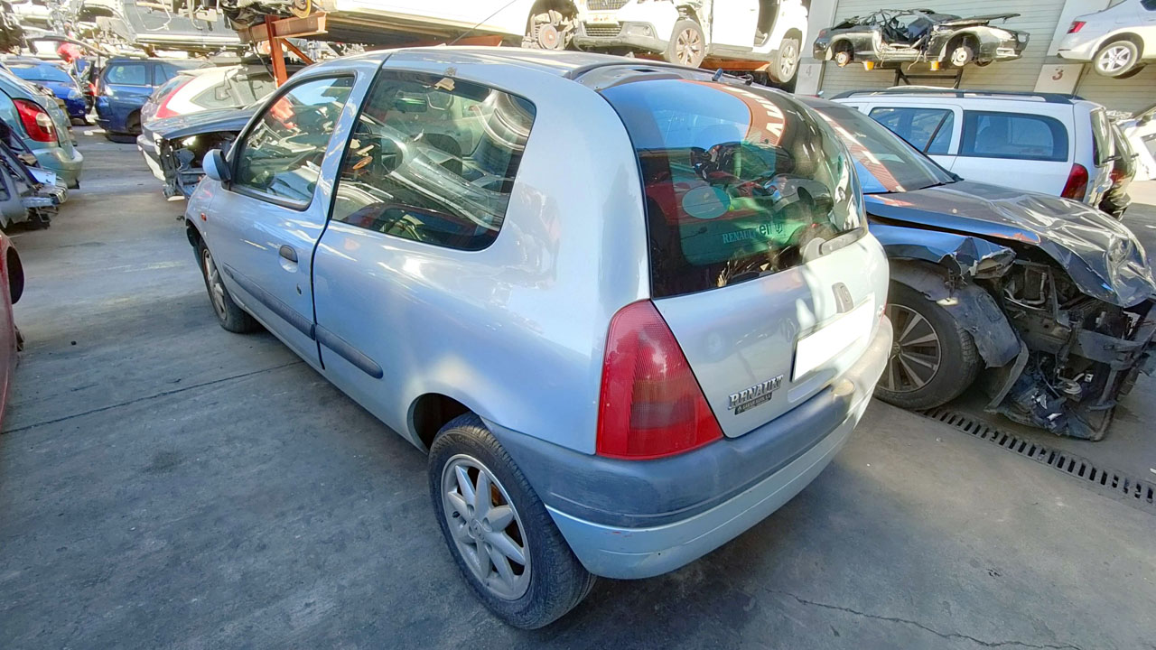 Renault Clio en Autodesguace CAT La Mina.