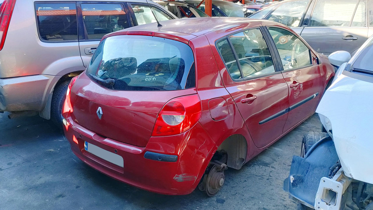 Renault Clio en Autodesguace CAT La Mina.