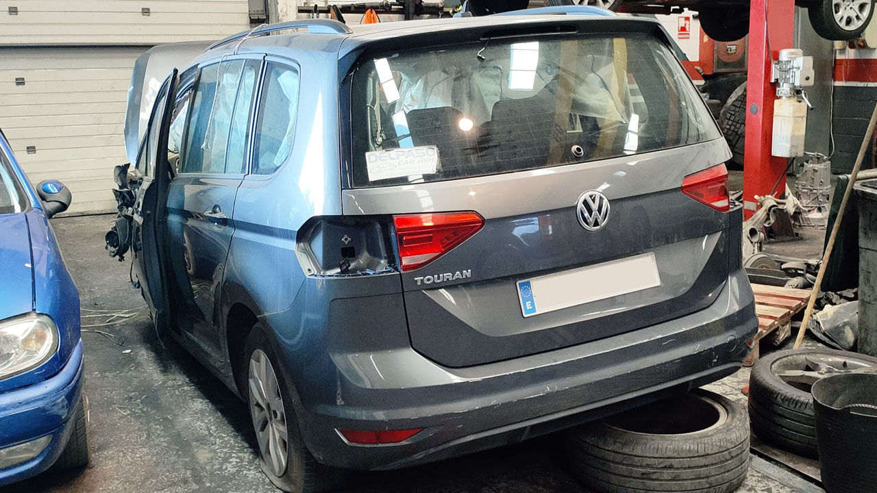 Volkswagen Touran en Autodesguace CAT La Mina.