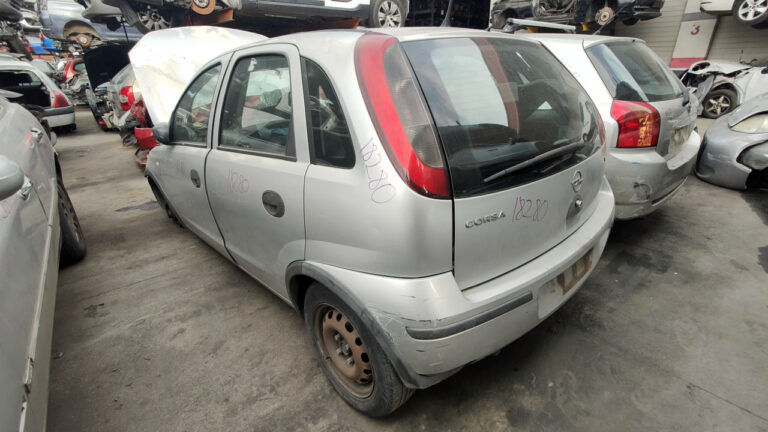 Opel Corsa en Autodesguace CAT La Mina.