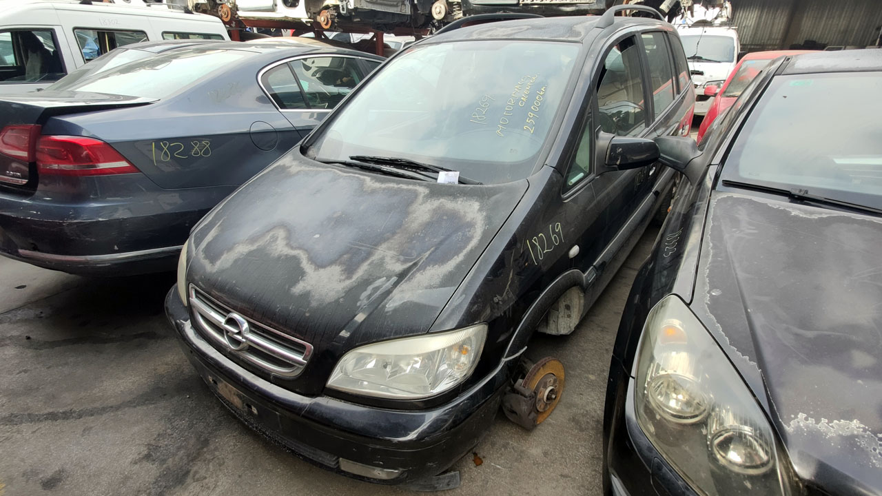 Opel Zafira en Autodesguace CAT La Mina.