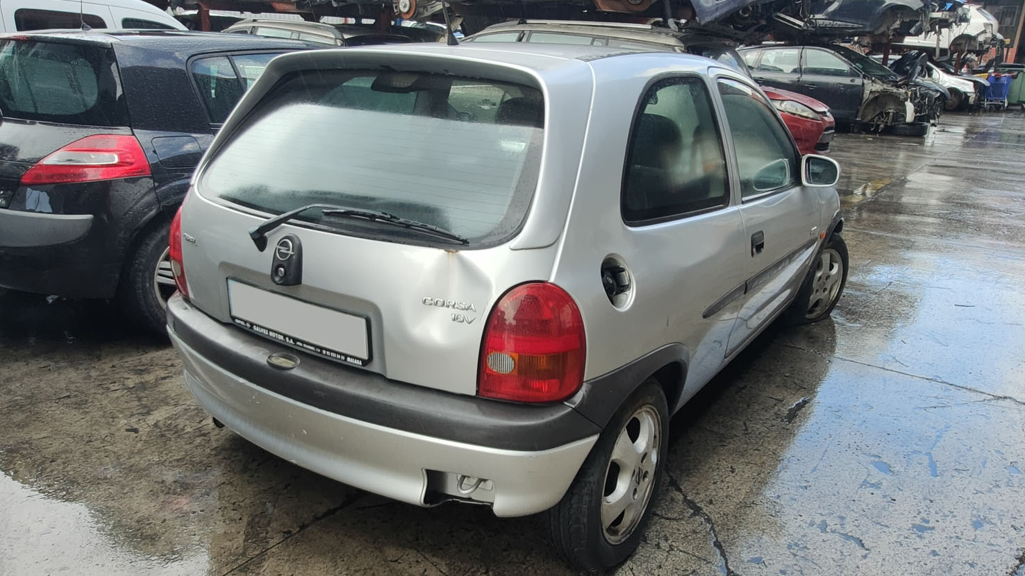 Opel Corsa en Autodesguace CAT La Mina.